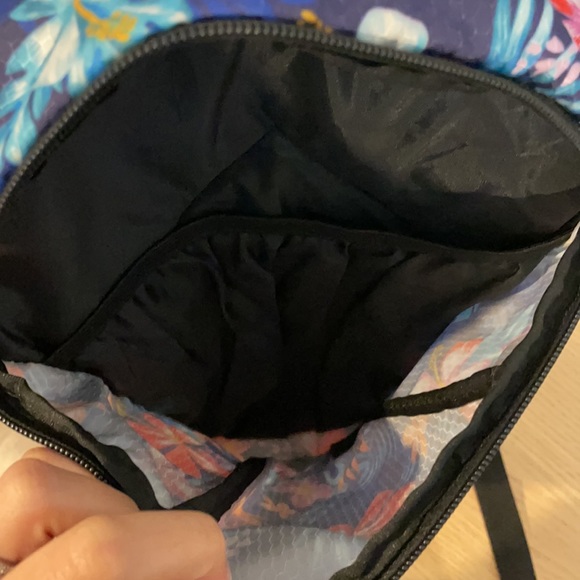 Camelbak Tropical - Picture 3 of 5